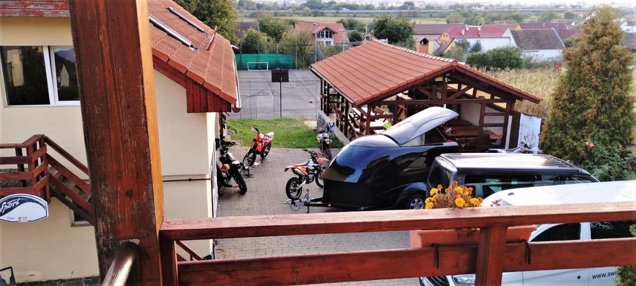 Pensiunea Carmen - Bikers Friendly Nest Сібіу Екстер'єр фото